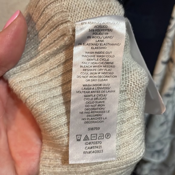 Loft jeweled sweater firm offer - Picture 4 of 5